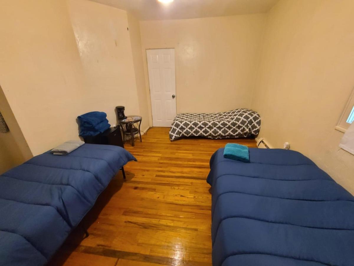 Private Bedroom Near Boston Exterior foto