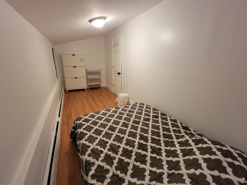 Private Bedroom Near Boston Exterior foto